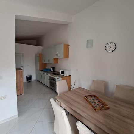 Apartments Maretic Mandre Extérieur photo