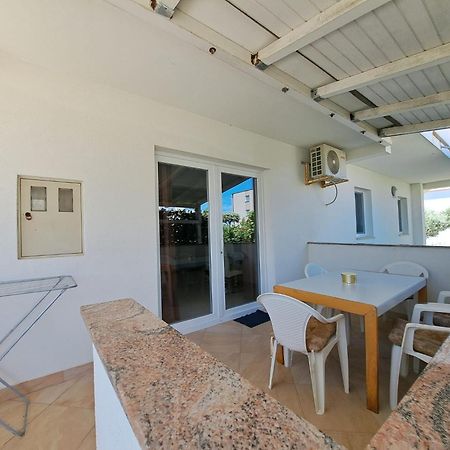 Apartments Maretic Mandre Extérieur photo