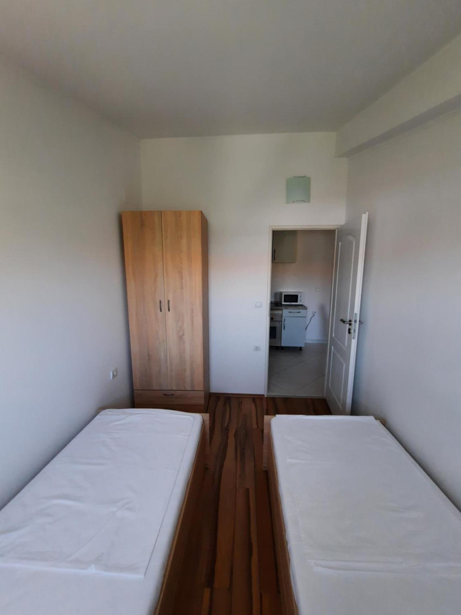 Apartments Maretic Mandre Extérieur photo