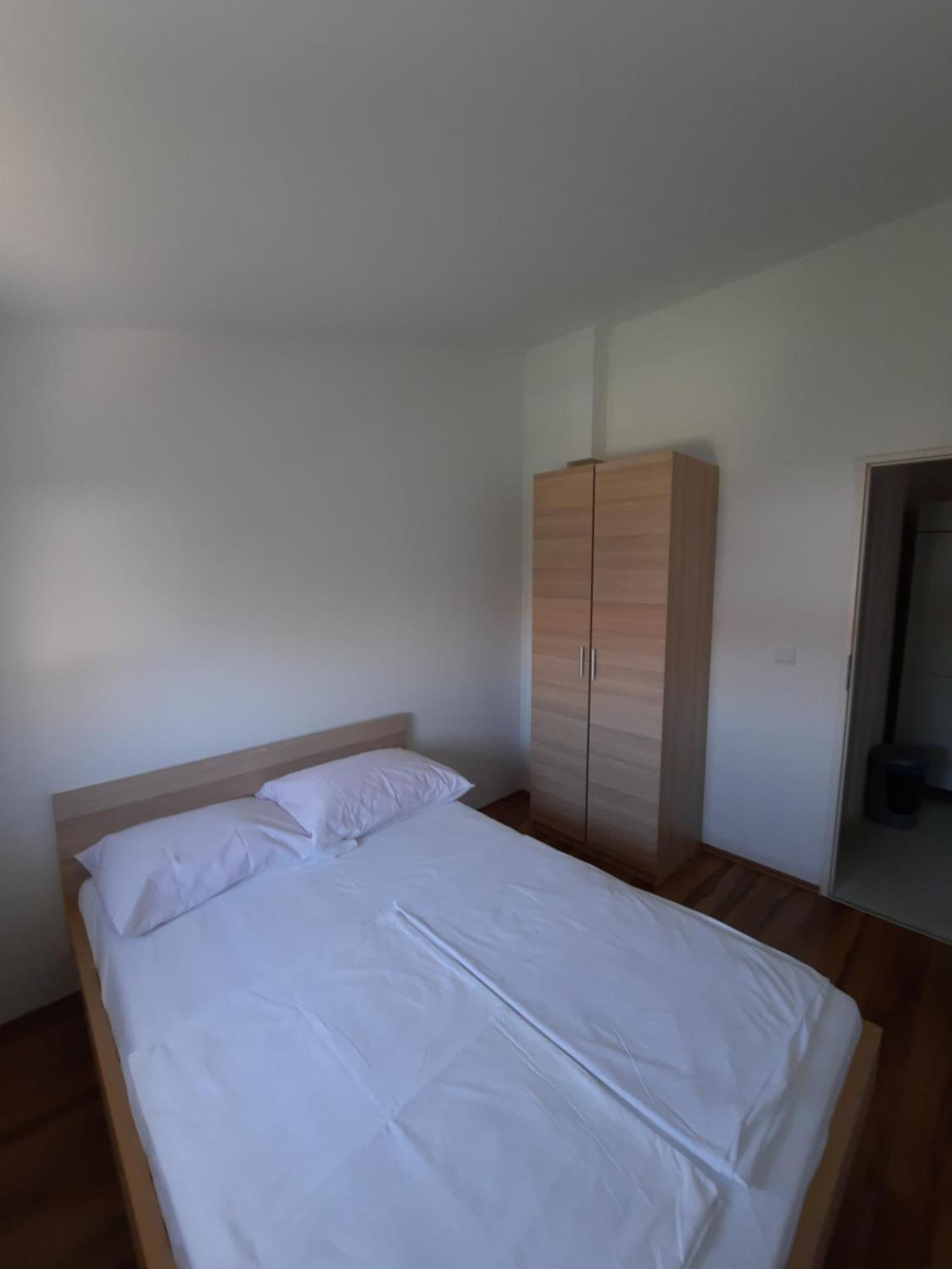 Apartments Maretic Mandre Extérieur photo