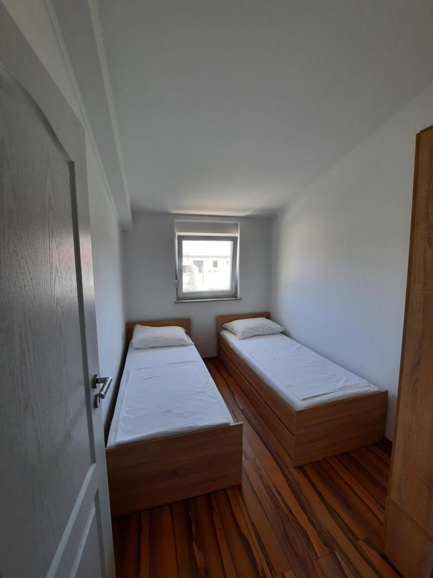 Apartments Maretic Mandre Extérieur photo