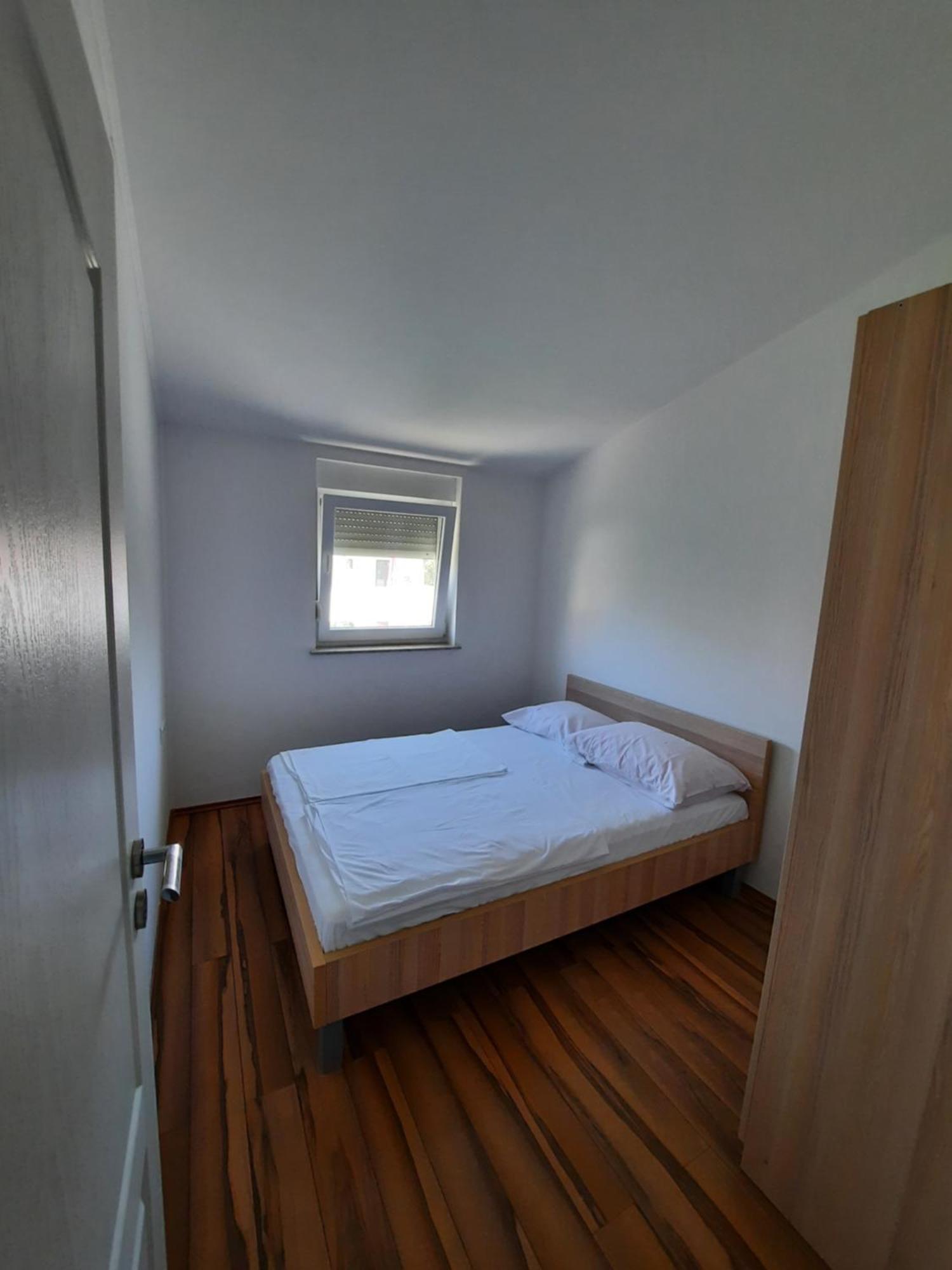 Apartments Maretic Mandre Extérieur photo