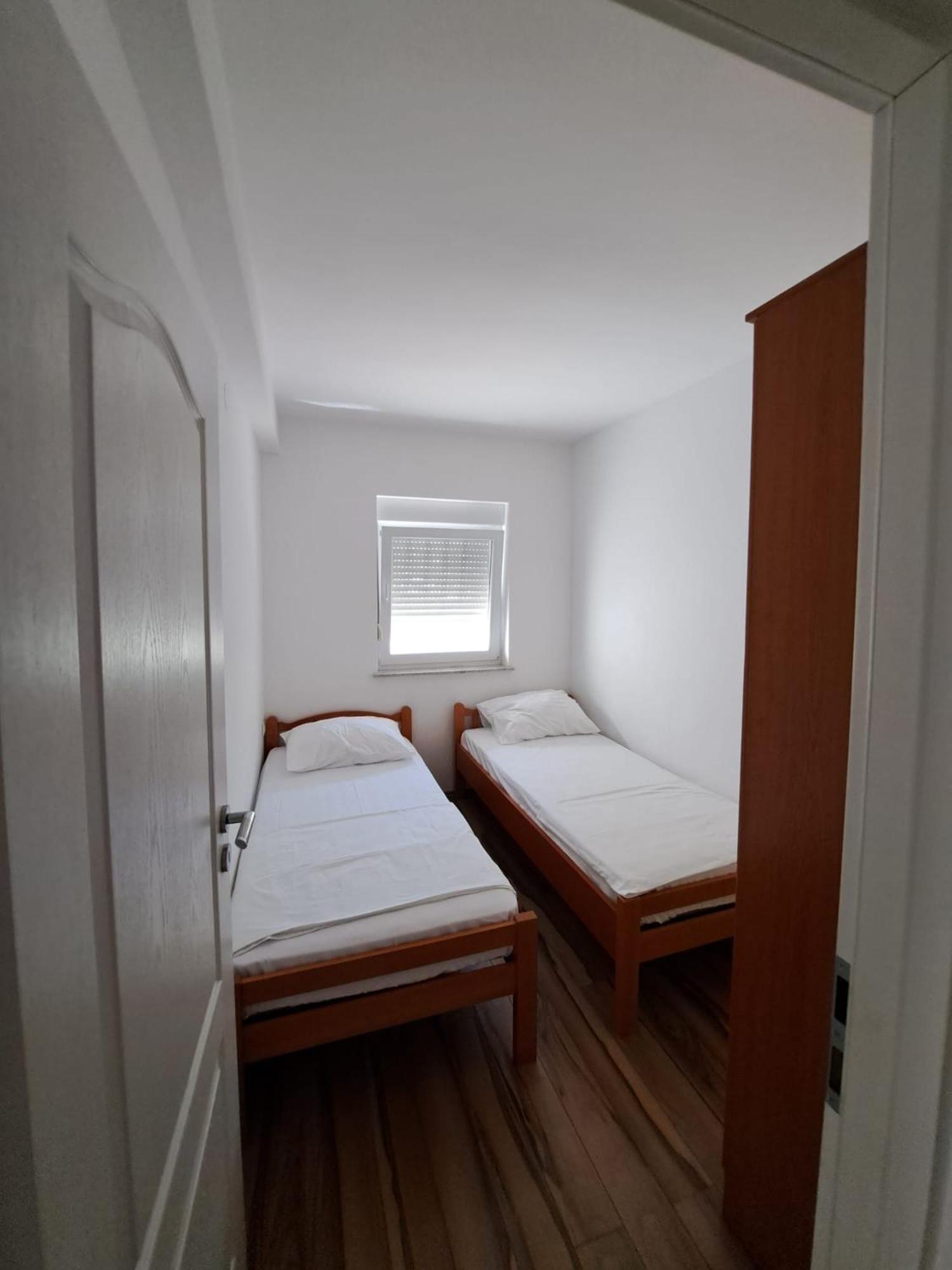 Apartments Maretic Mandre Extérieur photo